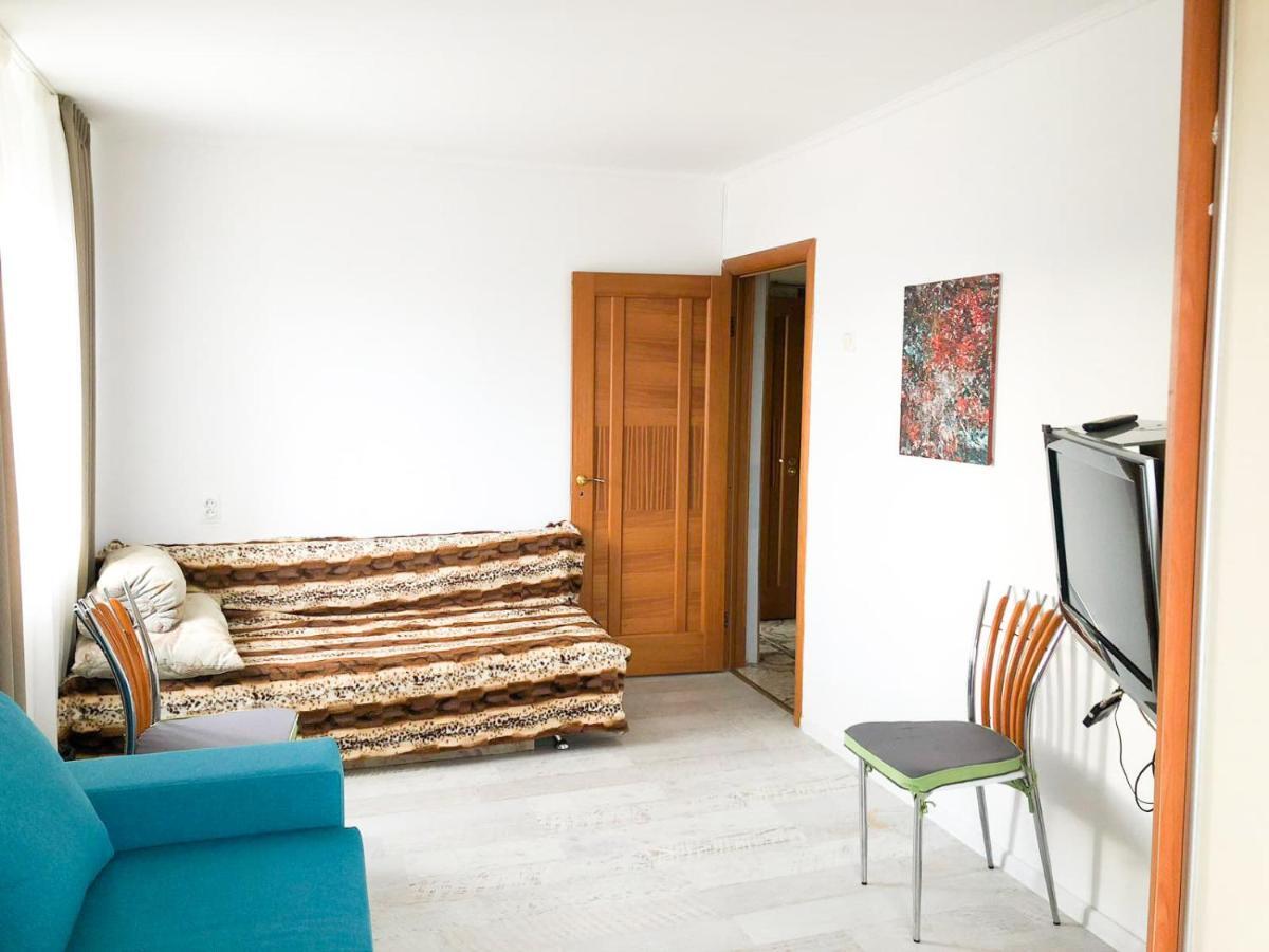 Zhulyany Rooms Kyiv Exterior photo